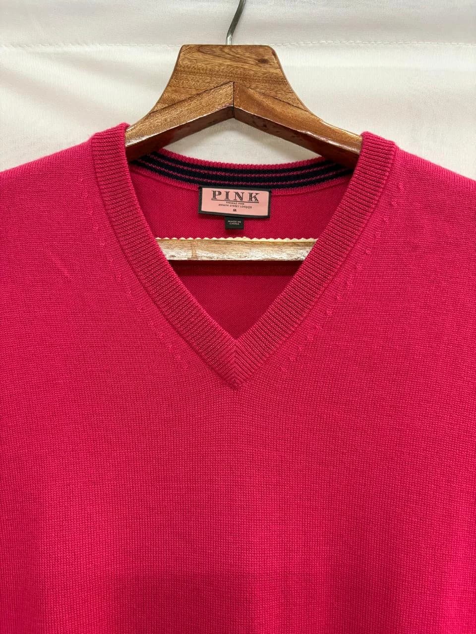Thomas Pink-Thomas Pink Merino Wool V-Neck Sweater